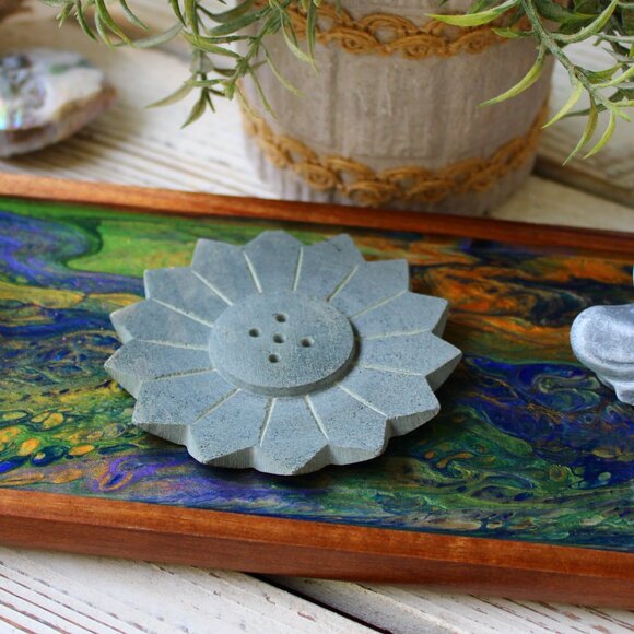 Incense Holder Tray Goddess with Amethyst, Clear Quartz and Blue Geode Crystals - Picture 3 of 6